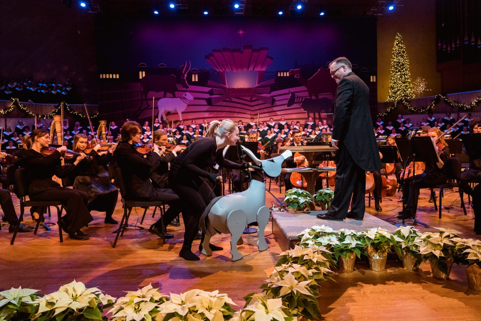 Bring the sights and sounds of Christmas at Luther 2022 into your home