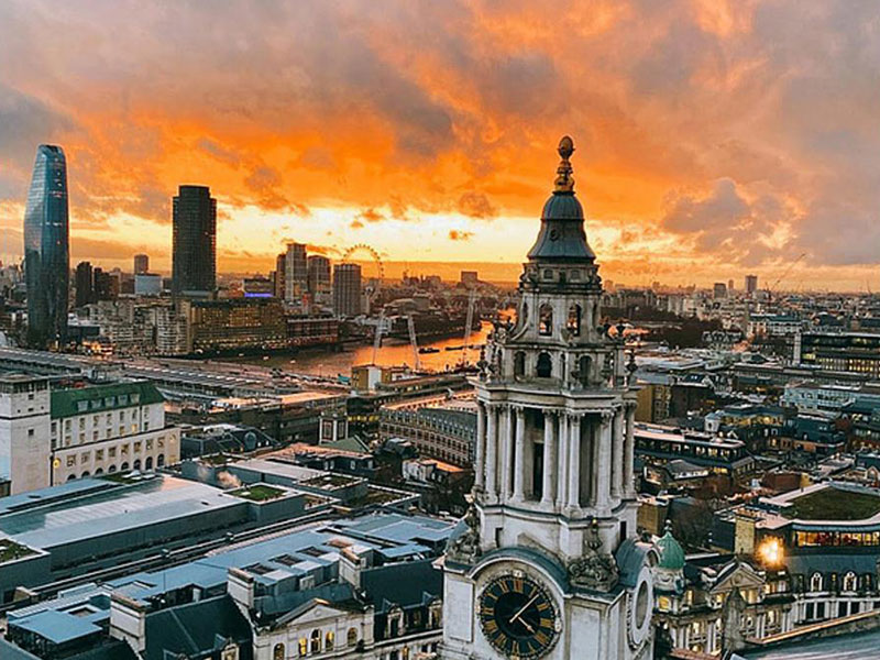 Picture of St. Paul's Cathedral in England