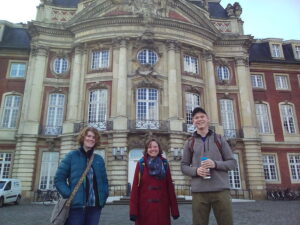 Students in front of a castle