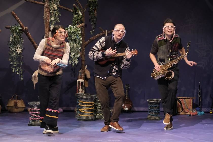 Tutti Frutti actors perform The Boy Who Cried Wolf
