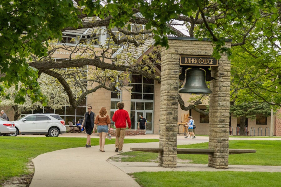 Luther College students walk to the Union for lunch